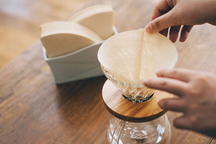 V60 Paper Filters: White / 100 Sheets Boxed 02
